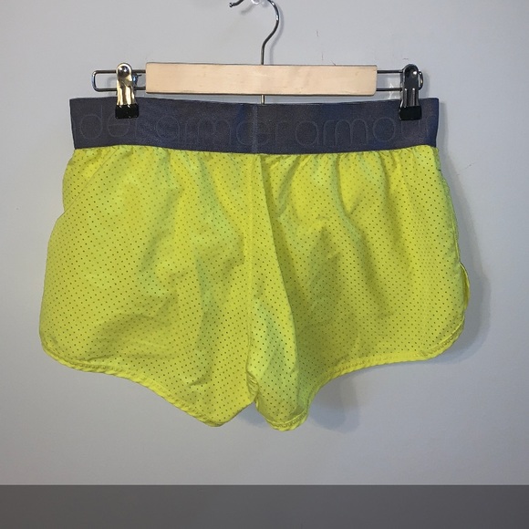 Under ARMOUR Shorts! - Picture 2 of 3
